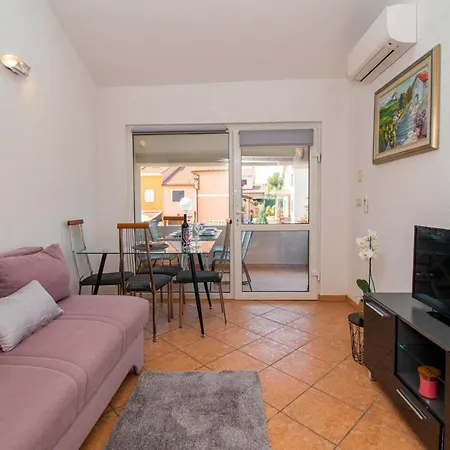 House Suzana * バニョレ